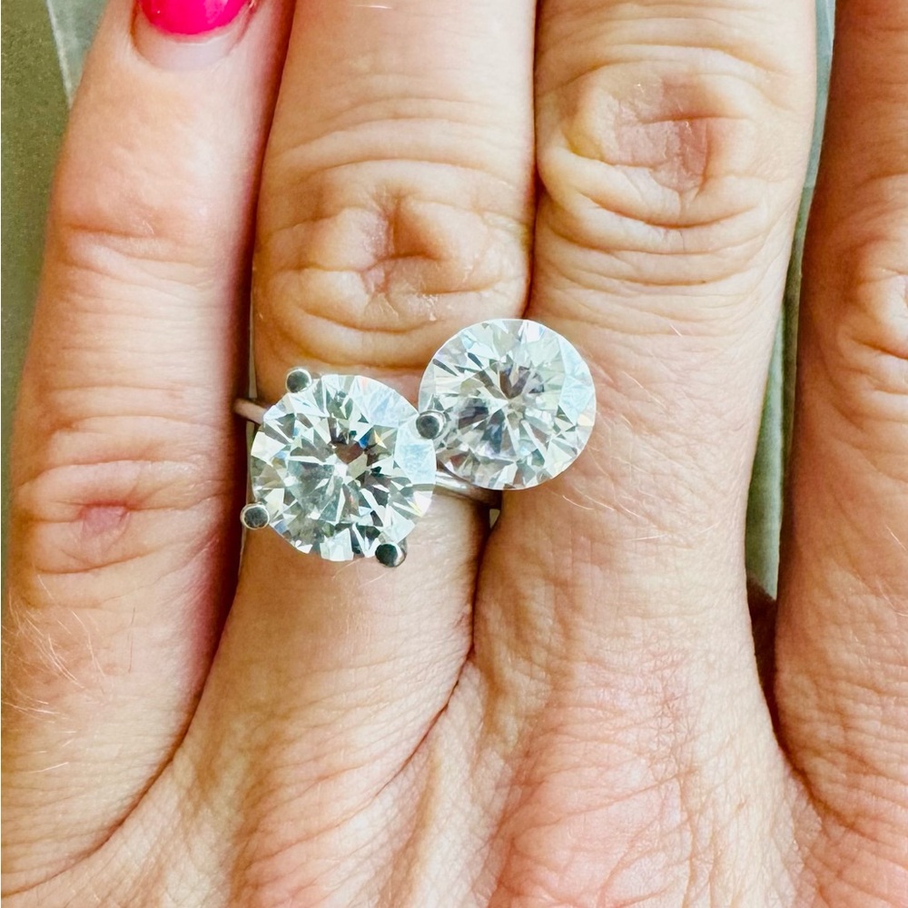 3.5 carat moissanite diamond